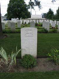 Dickebusch New Military Cemetery - Taylor, F